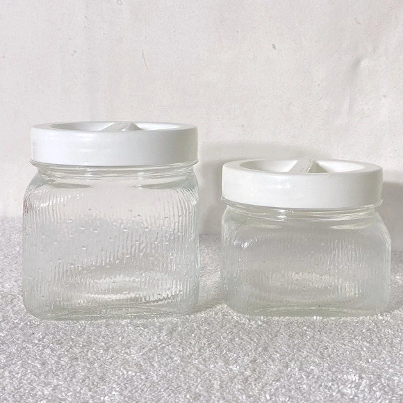 Vintage Glass Canister Set With Borgonovo Italy Plastic Lids - Picture 4 of 11